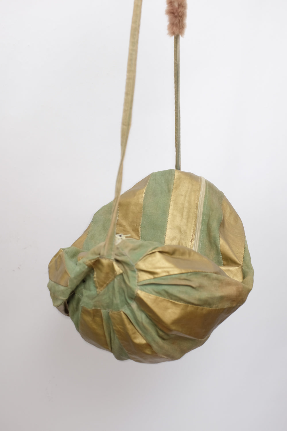 VINTAGE BALLON MINT GOLD BAG