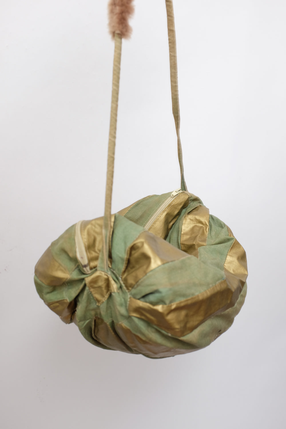 VINTAGE BALLON MINT GOLD BAG