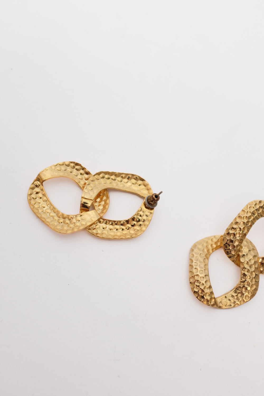 VINTAGE BOLD GOLD CHAIN EARRINGS
