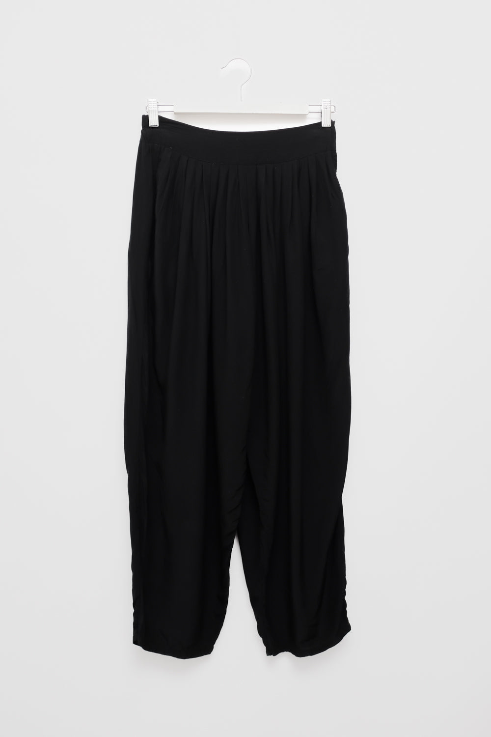 PURE VISCOSE BALLOON CROP BLACK PANTS