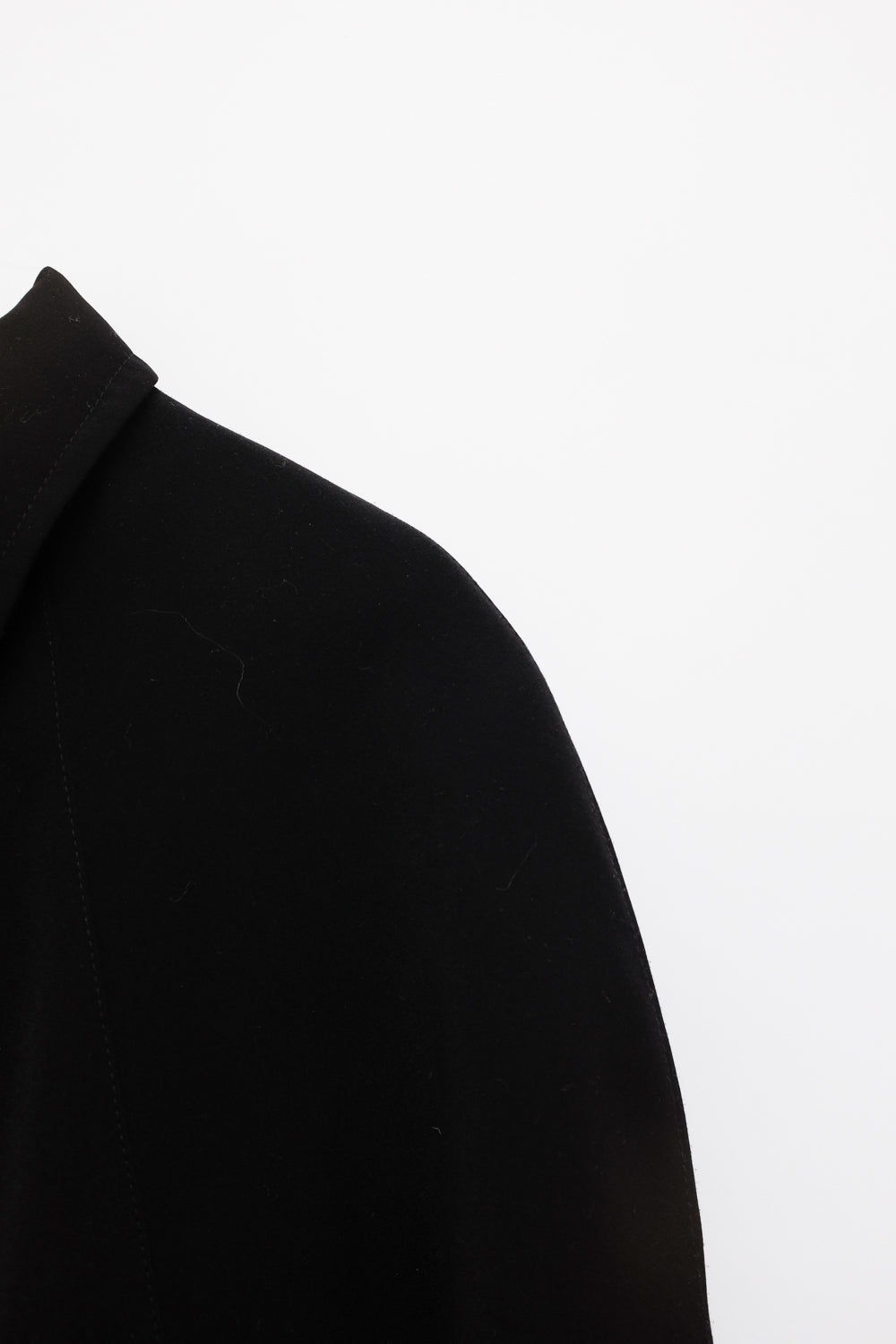 BLACK WOOL ROUND SHOULDER OVERSIZE CAR COAT