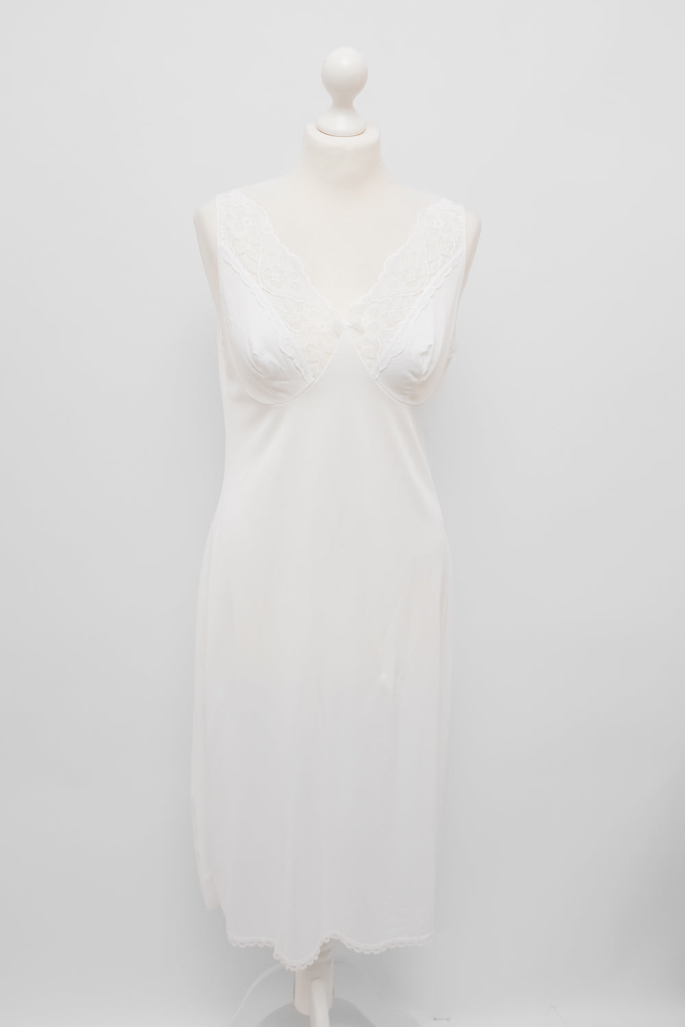 WHITE LUCID LACE VINTAGE DRESS
