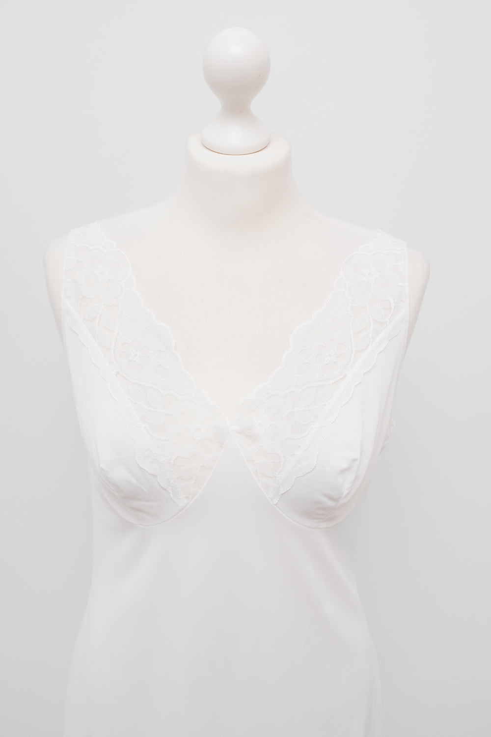 WHITE LUCID LACE VINTAGE DRESS