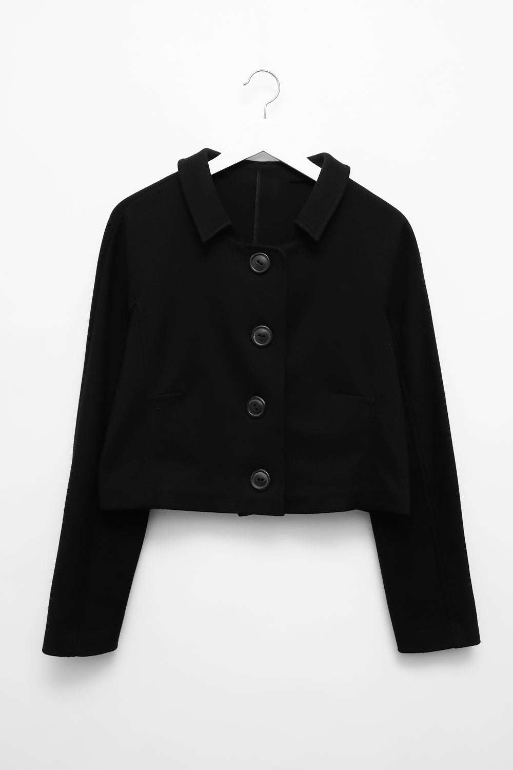 CROPPED BLACK ROUND SHOULDER JACKET