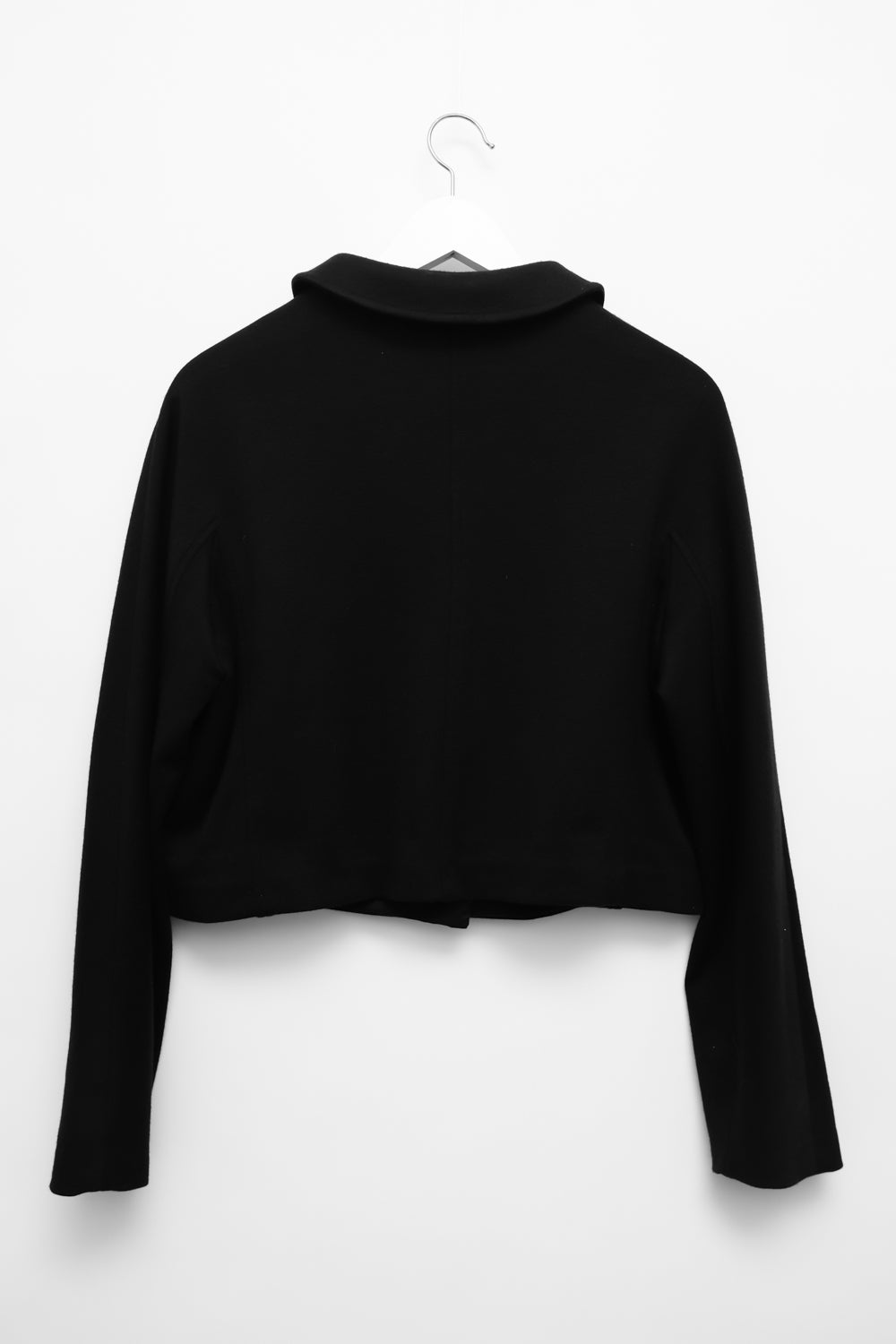 CROPPED BLACK ROUND SHOULDER JACKET