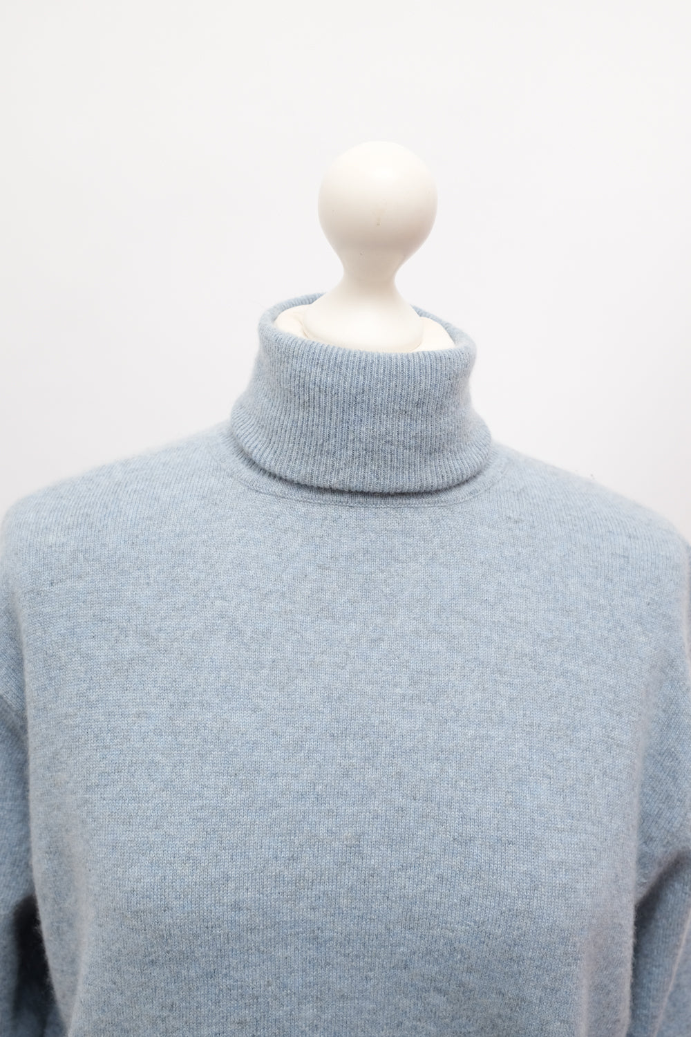 PURE CASHMERE TURTLE PALE BLUE SWEATER