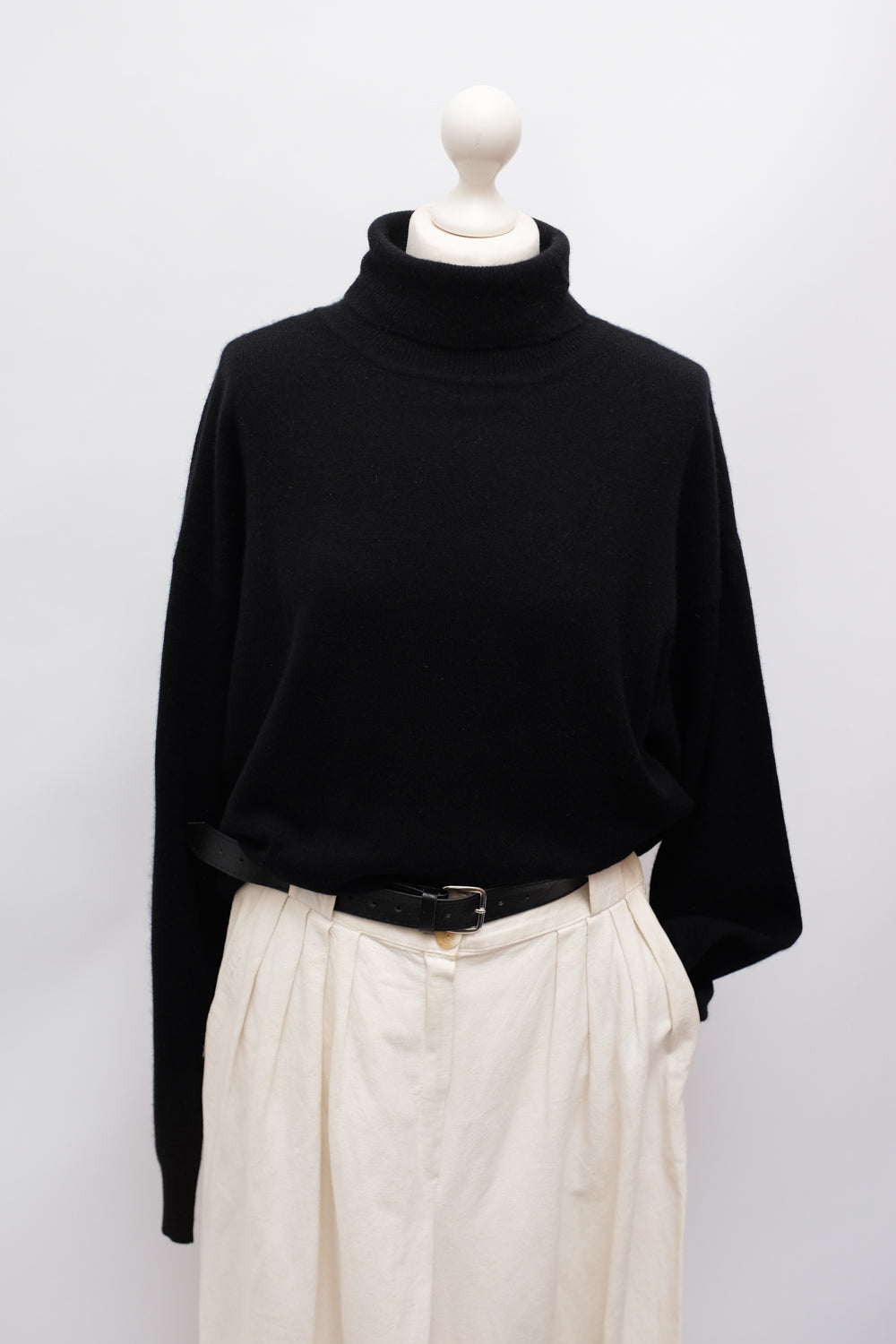 PURE CASHMERE BLACK TURTLE SWEATER