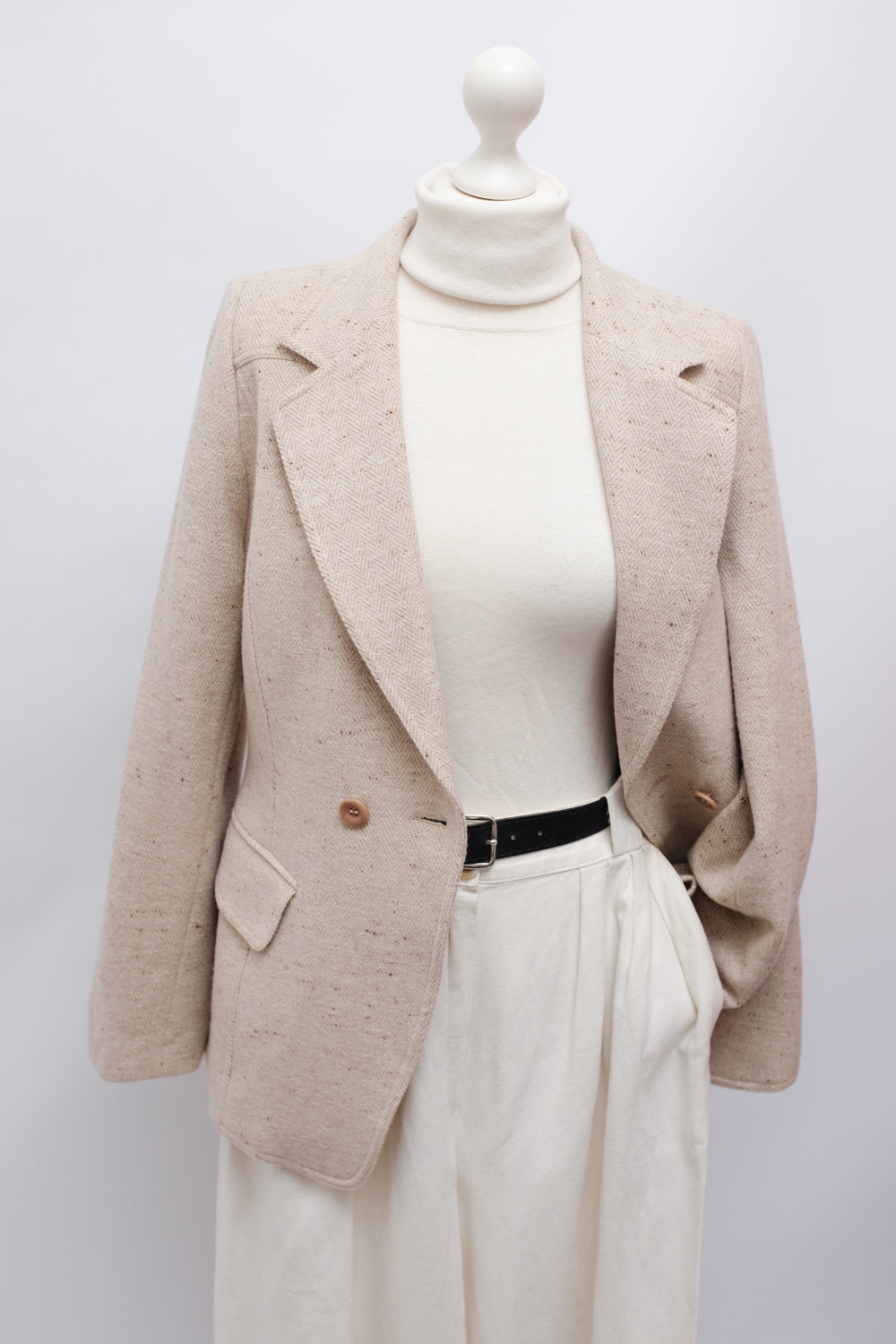 ESCADA VINTAGE PURE WOOL SILK BLAZER