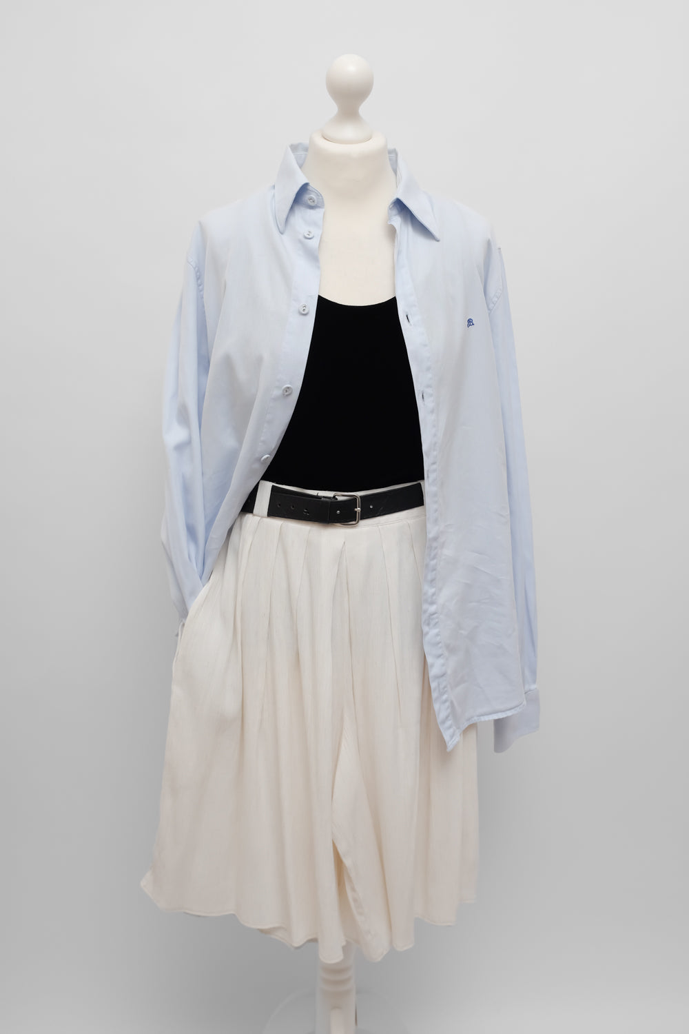 PLEATED CREAM CULOTTE MIDI SHORTS