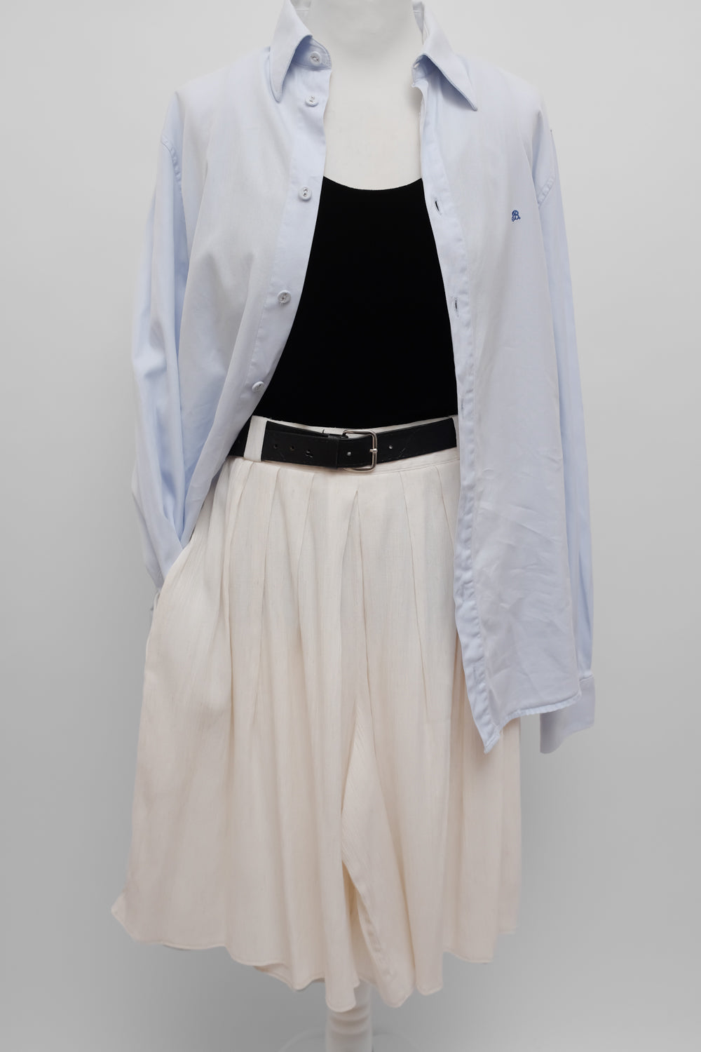 PLEATED CREAM CULOTTE MIDI SHORTS