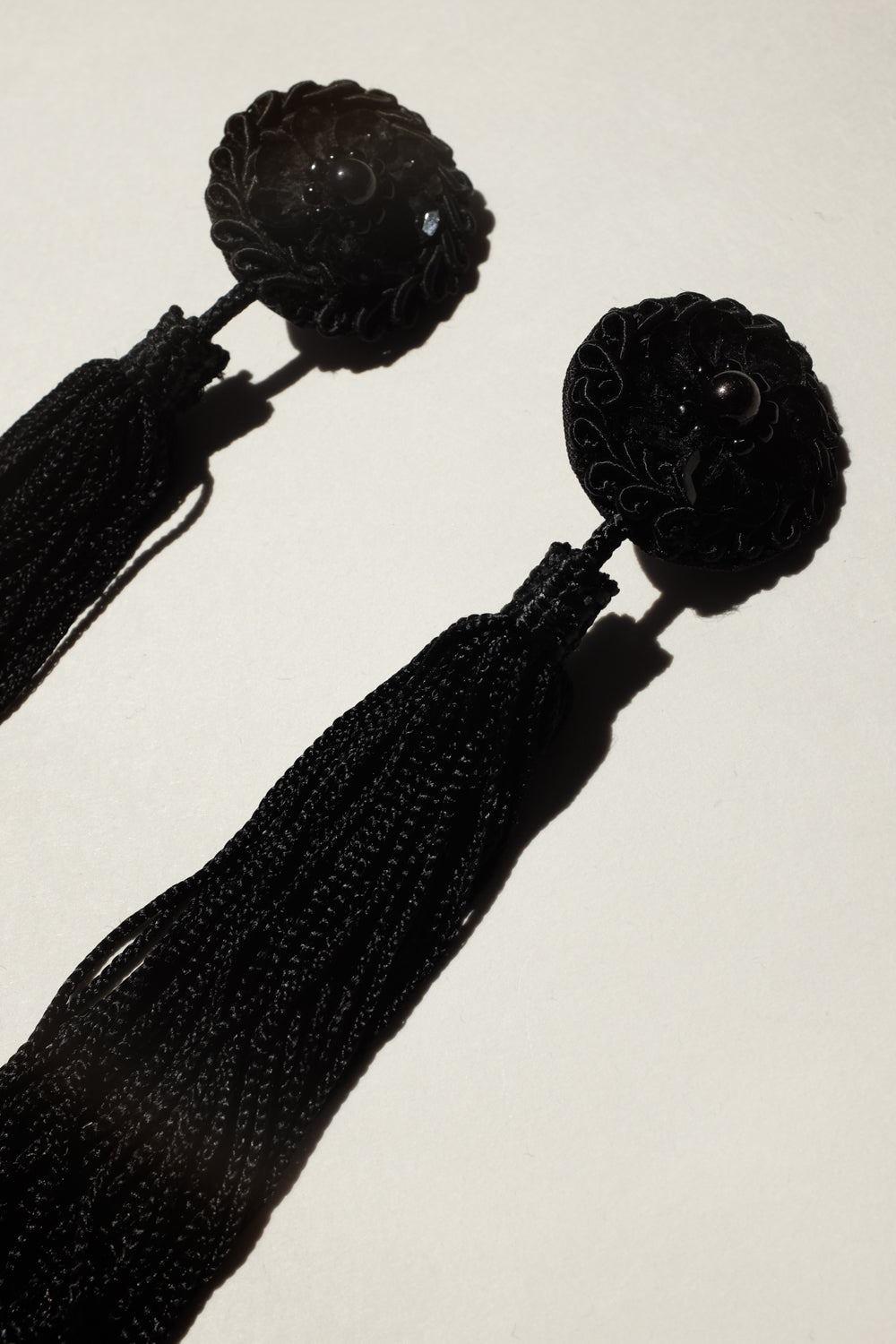 TASSEL VINTAGE 1950 BLACK LONG EARRINGS