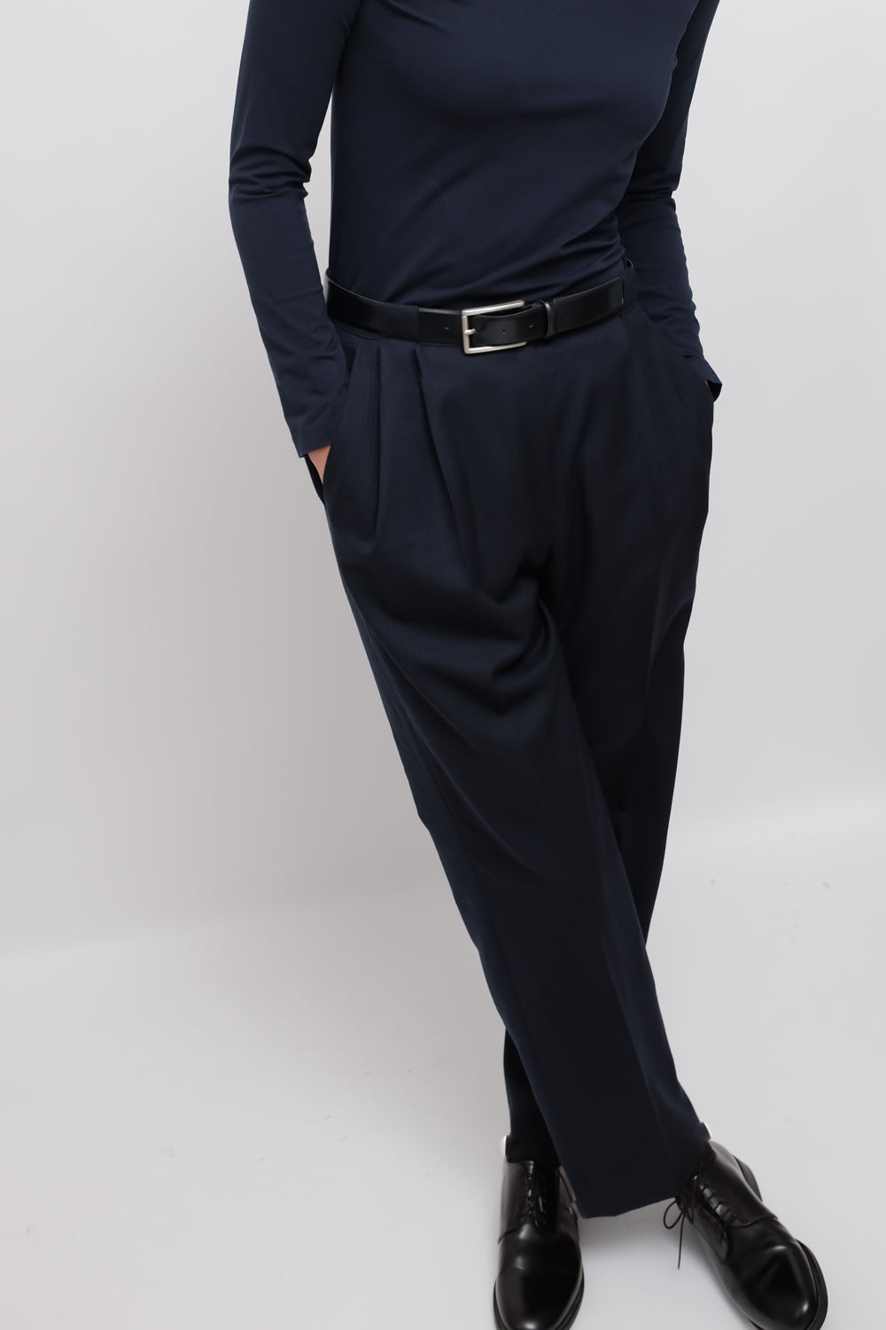 WOOL NAVY PLEATED WIDE LEG PANTS