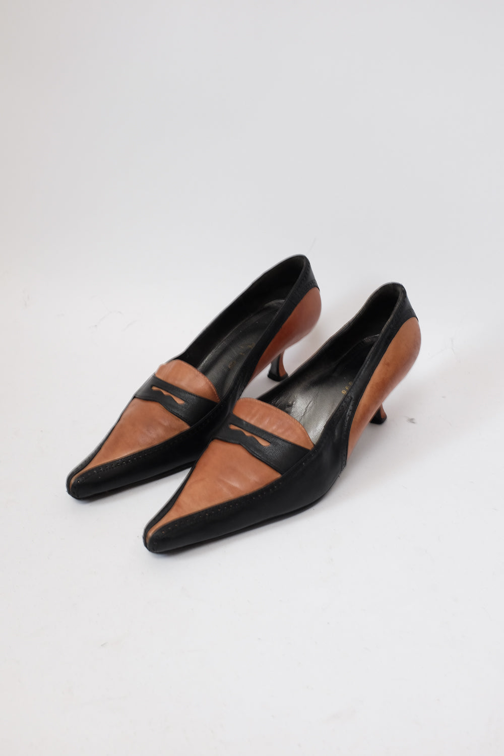 ITALY BLACK LEATHER  FLAT PUMPS 38