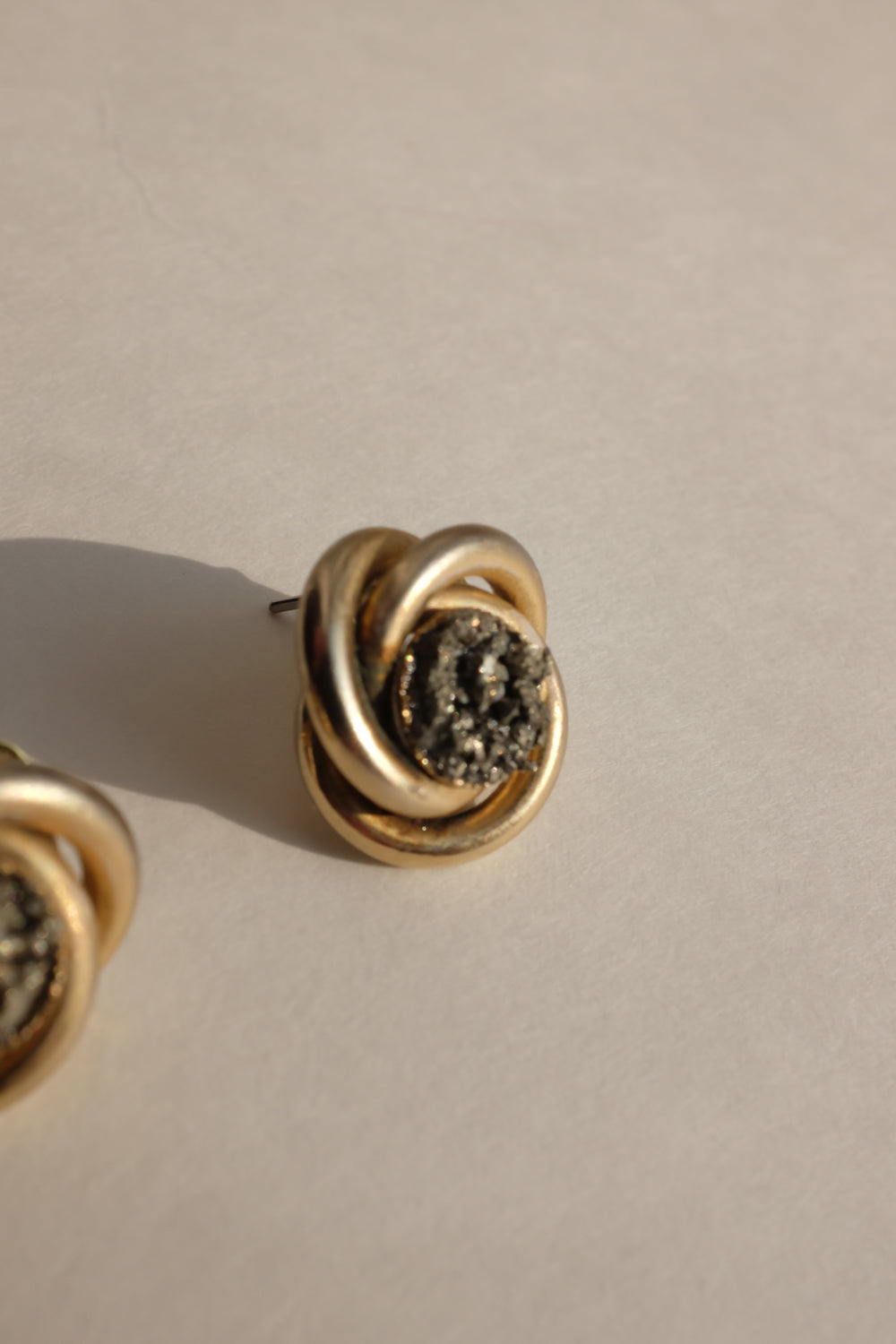 VINTAGE GOLD KNOTTED PYRITE EARRINGS