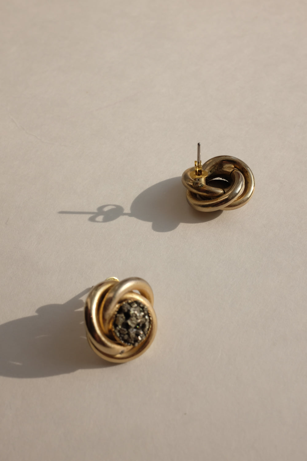 VINTAGE GOLD KNOTTED PYRITE EARRINGS
