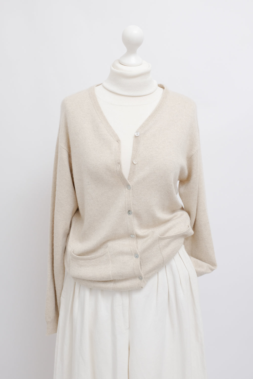 CASHMERE SILK WOOL BEIGE CARDIGAN SWEATER