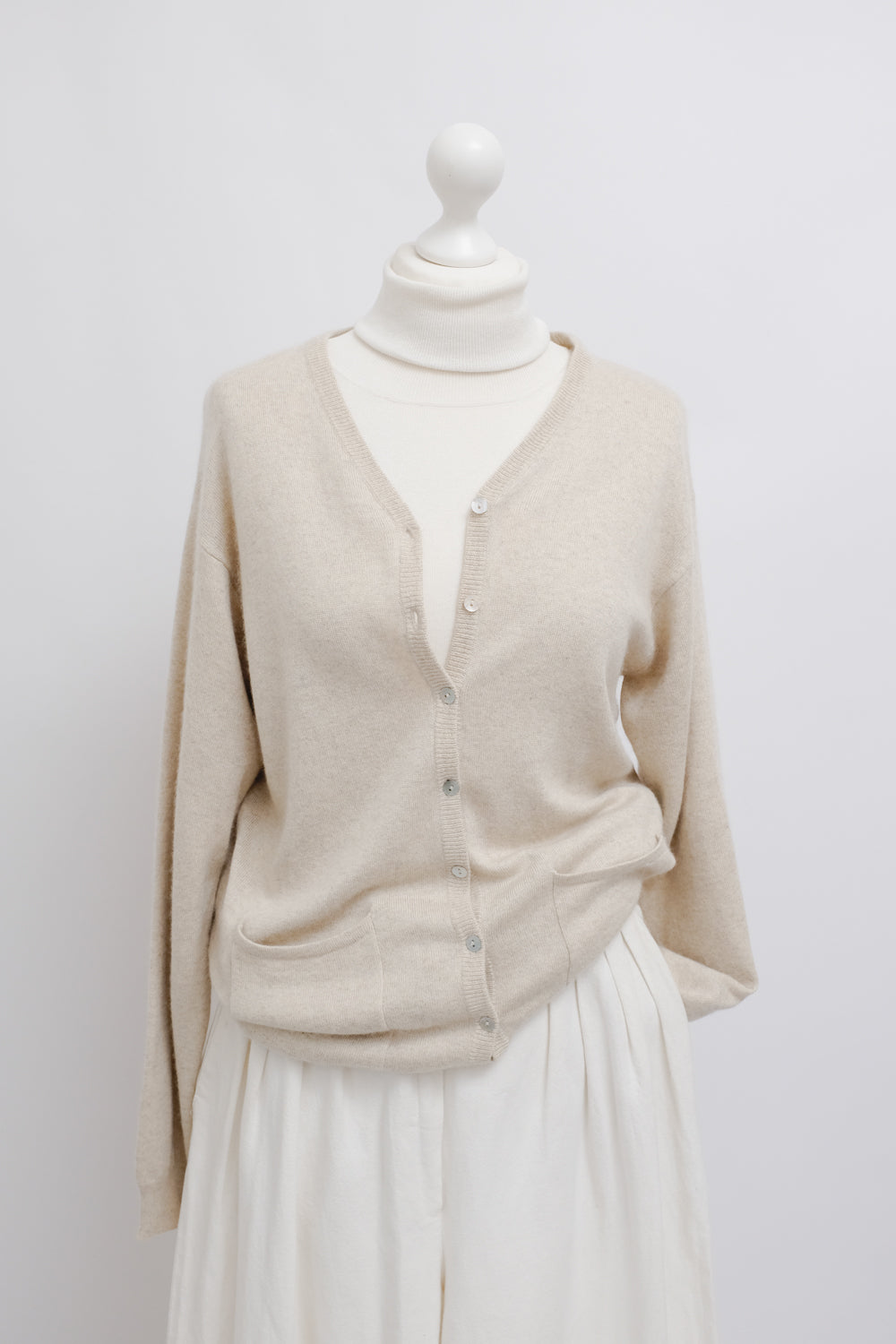 CASHMERE SILK WOOL BEIGE CARDIGAN SWEATER