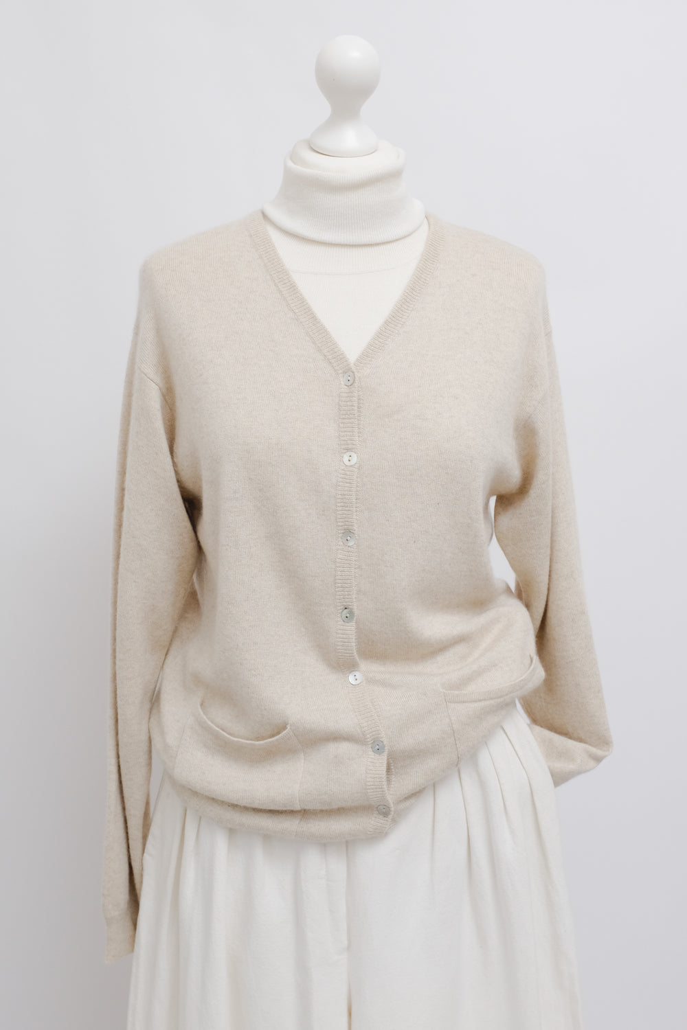 CASHMERE SILK WOOL BEIGE CARDIGAN SWEATER