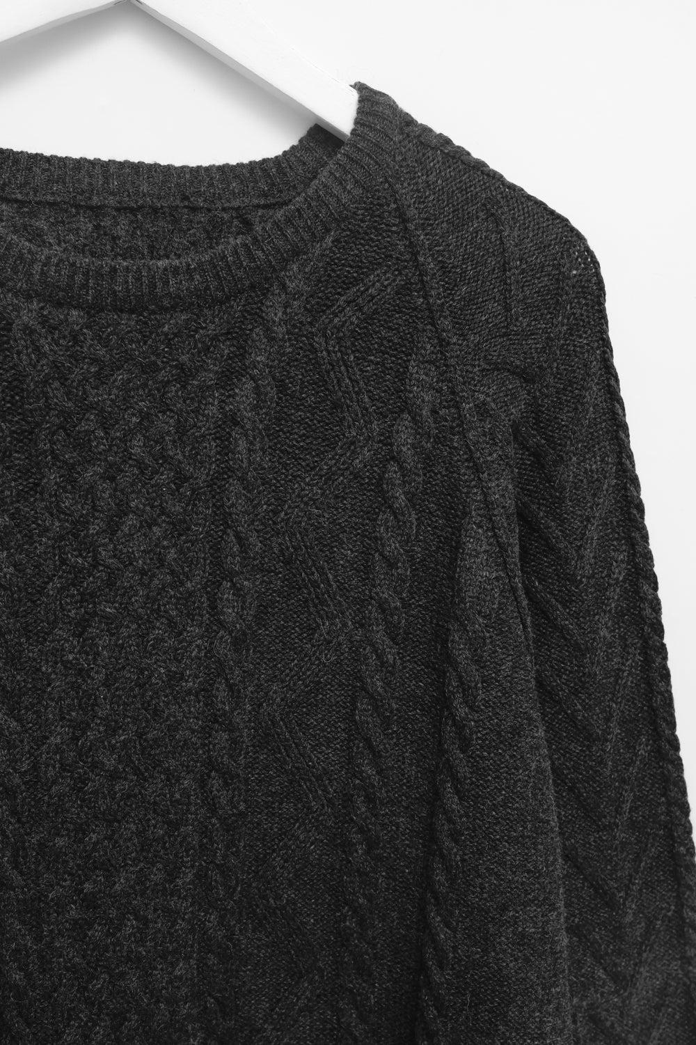 ANTRACITHE CABLE KNIT CHUNKY SWEATER