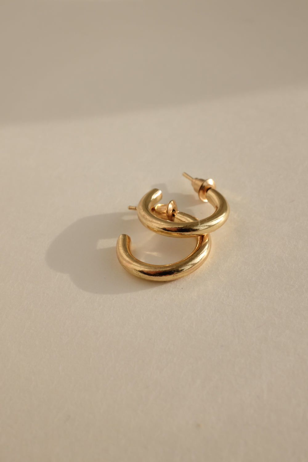 SMALL VINTAGE GOLD HOOPS