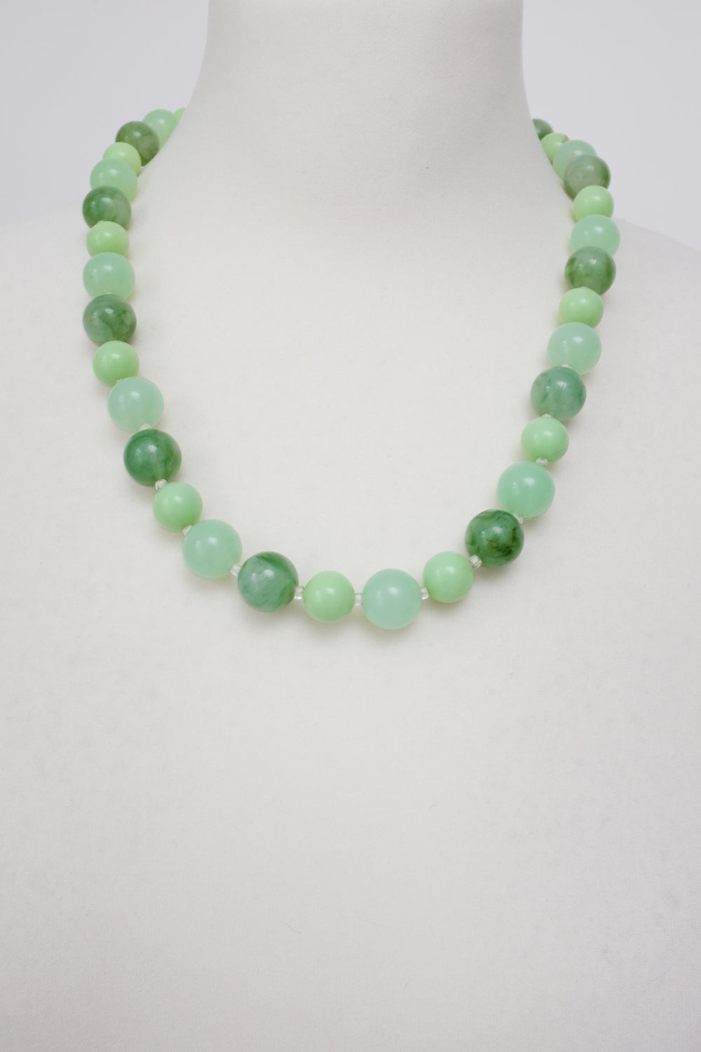 GREEN BIG PEARL VINTAGE NECKLACE