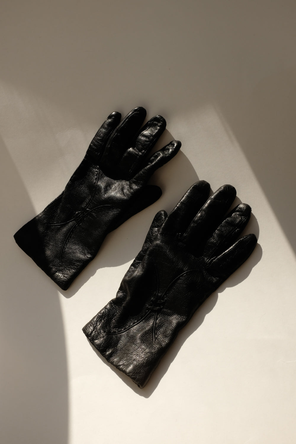 WARM BLACK VINTAGE LEATHER GLOVES