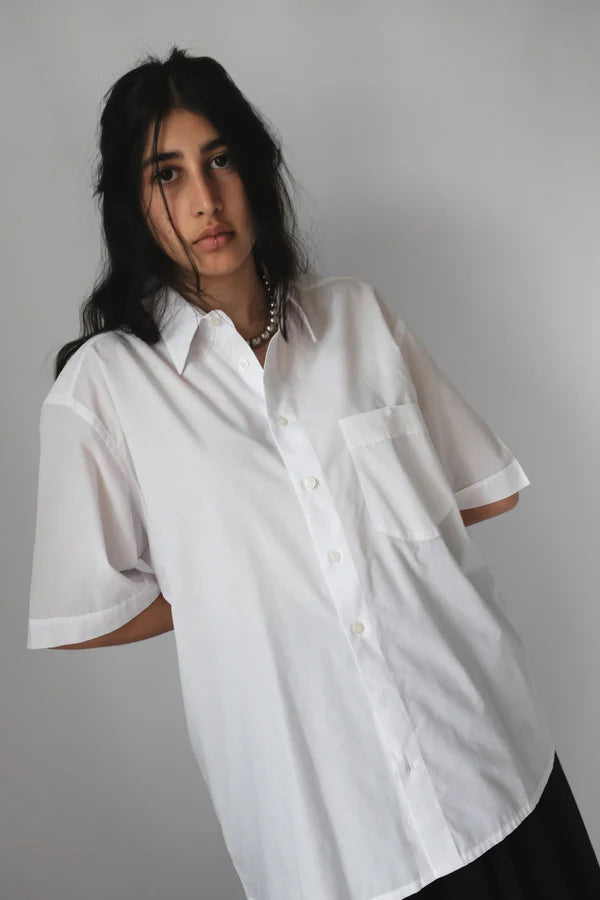 CLASSY SHORT ARM WHITE OVERSIZE SHIRT