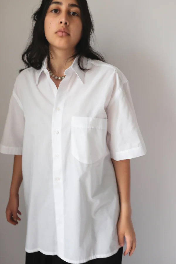 CLASSY SHORT ARM WHITE OVERSIZE SHIRT