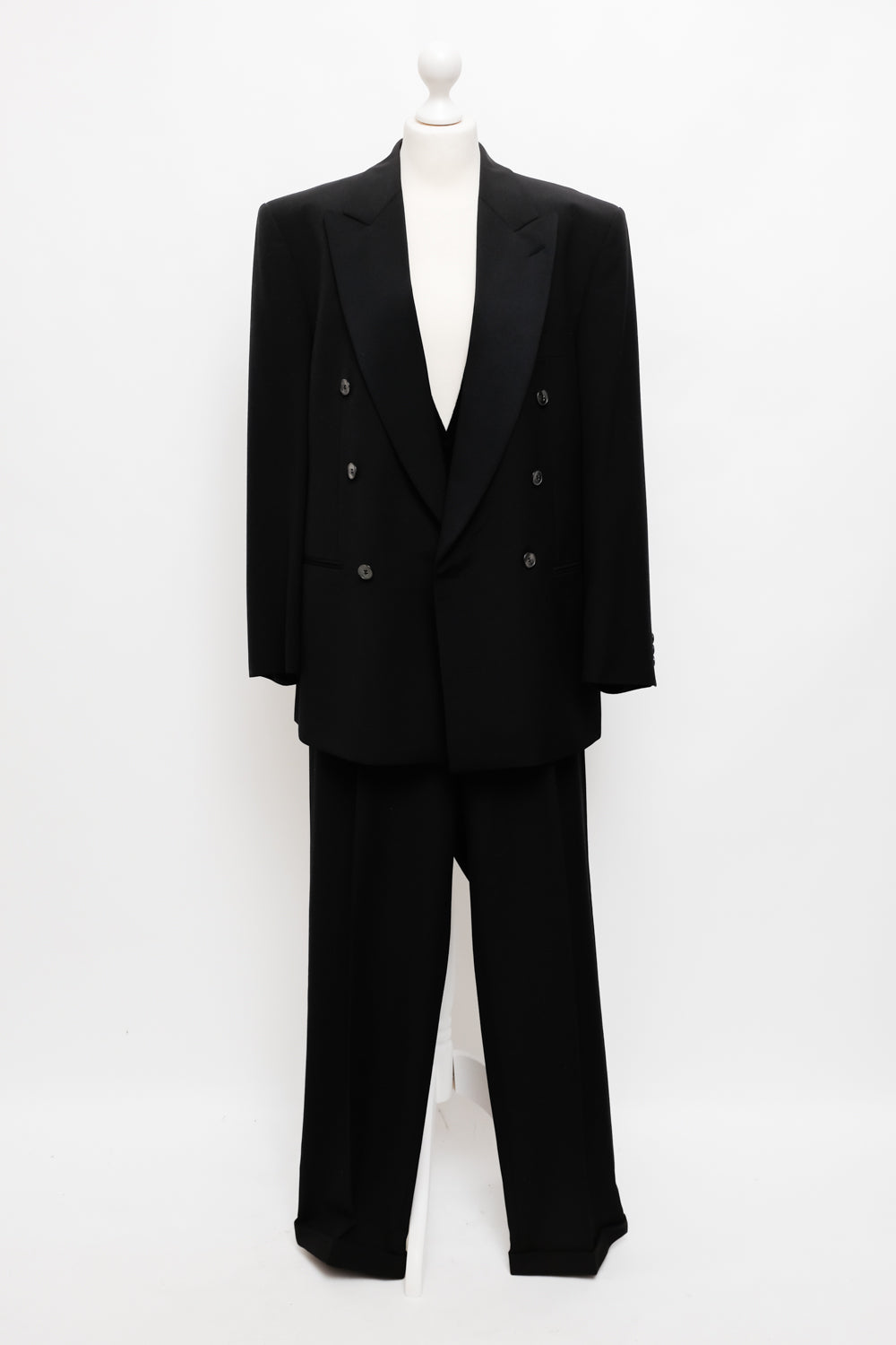 CLASSY BLACK VINTAGE SUIT