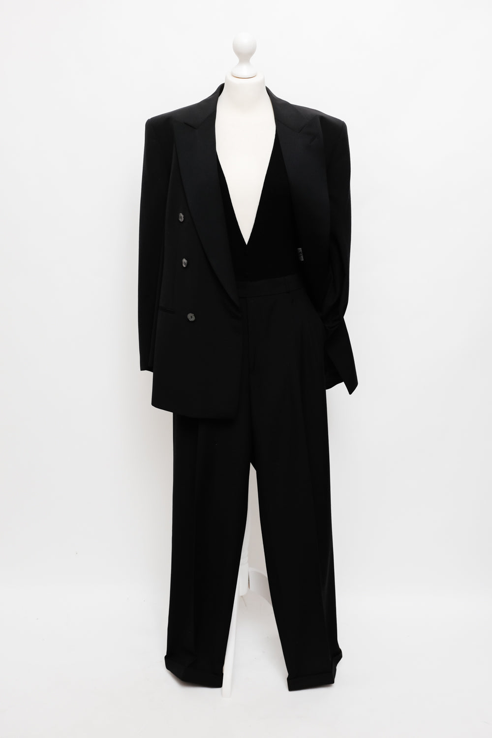 CLASSY BLACK VINTAGE SUIT