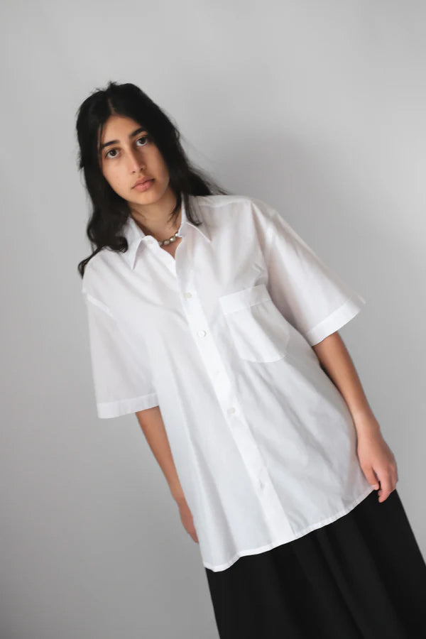 CLASSY SHORT ARM WHITE OVERSIZE SHIRT