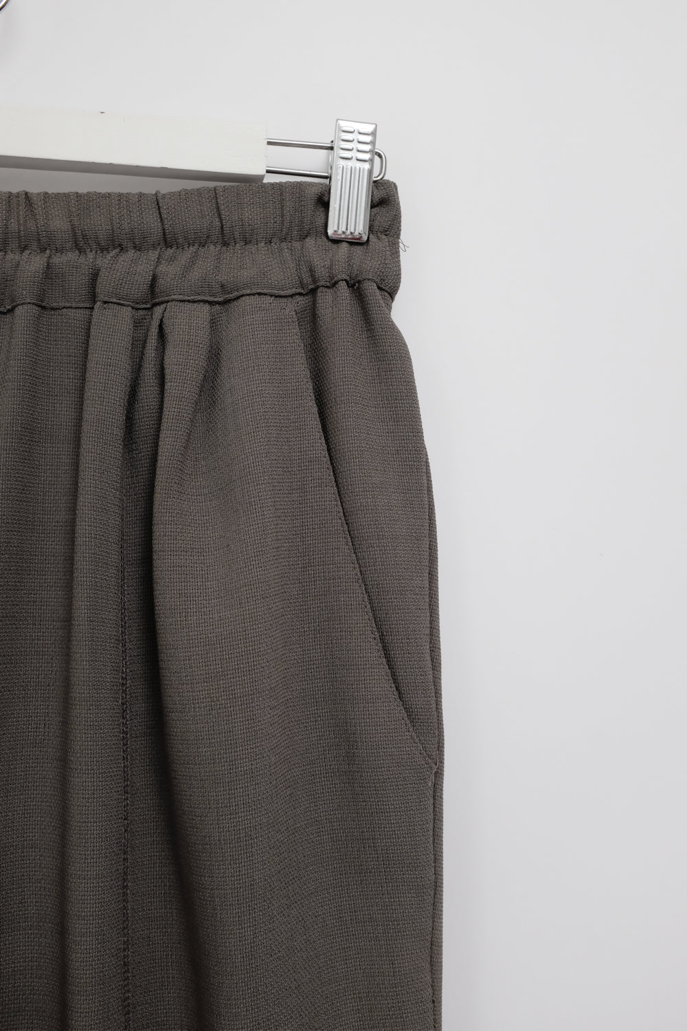 BROWN WIDE LEG RELAXED PANTS