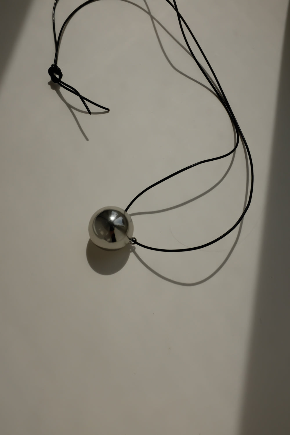 BIG VINTAGE BALL LEATHER NECKLACE