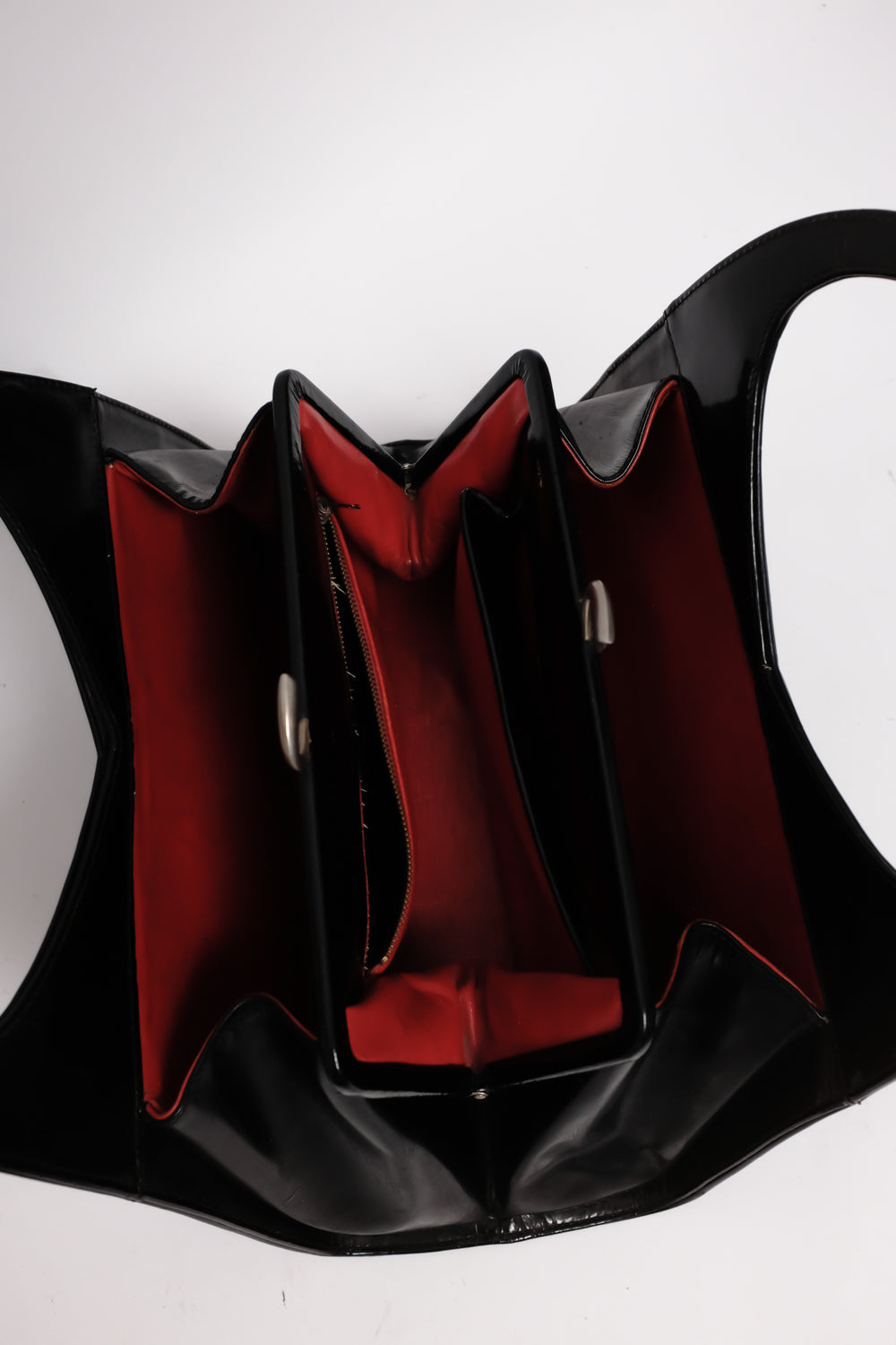 CLEAN BLACK LEATHER HANDBAG