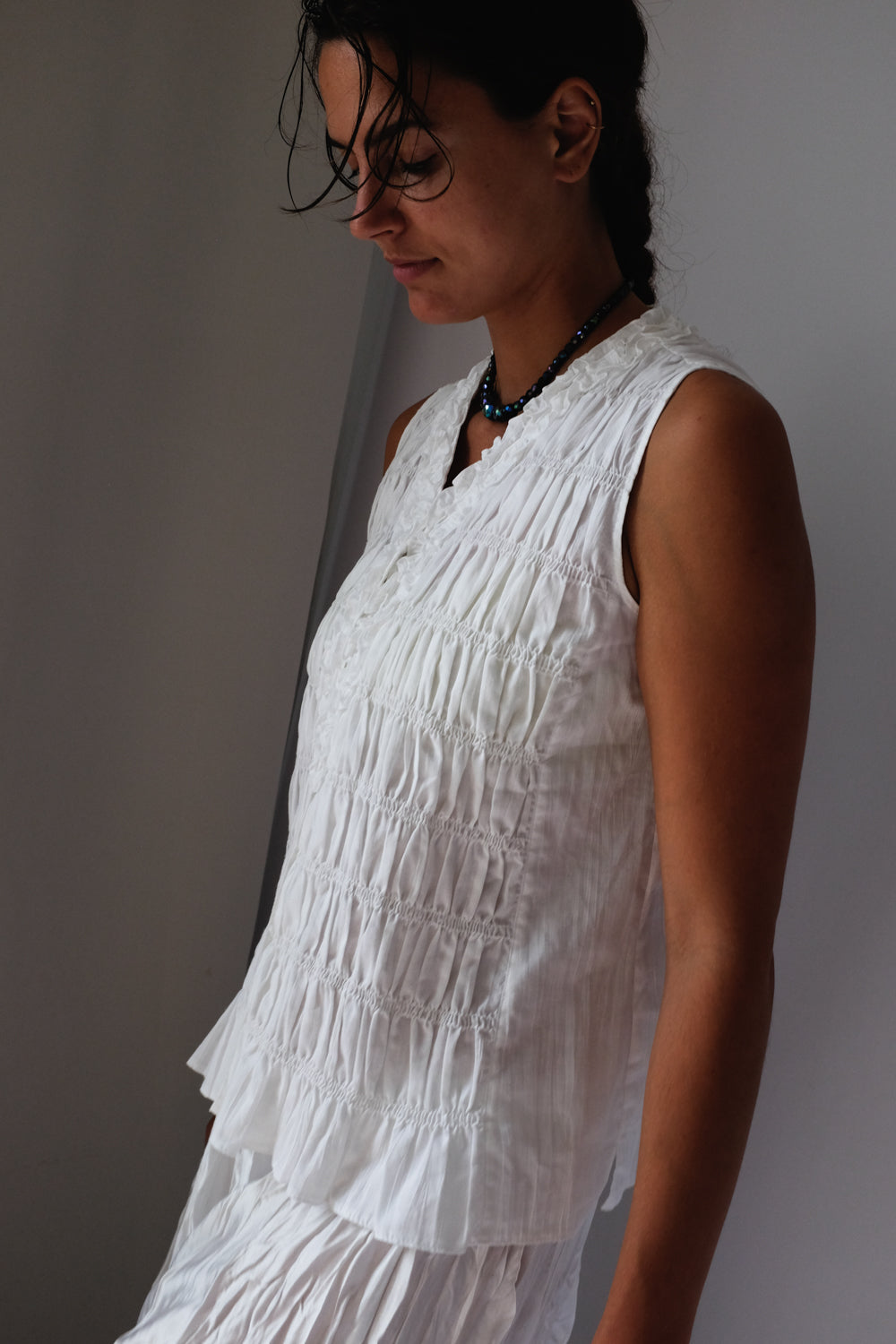 WHITE CRINKLED VEST TOP