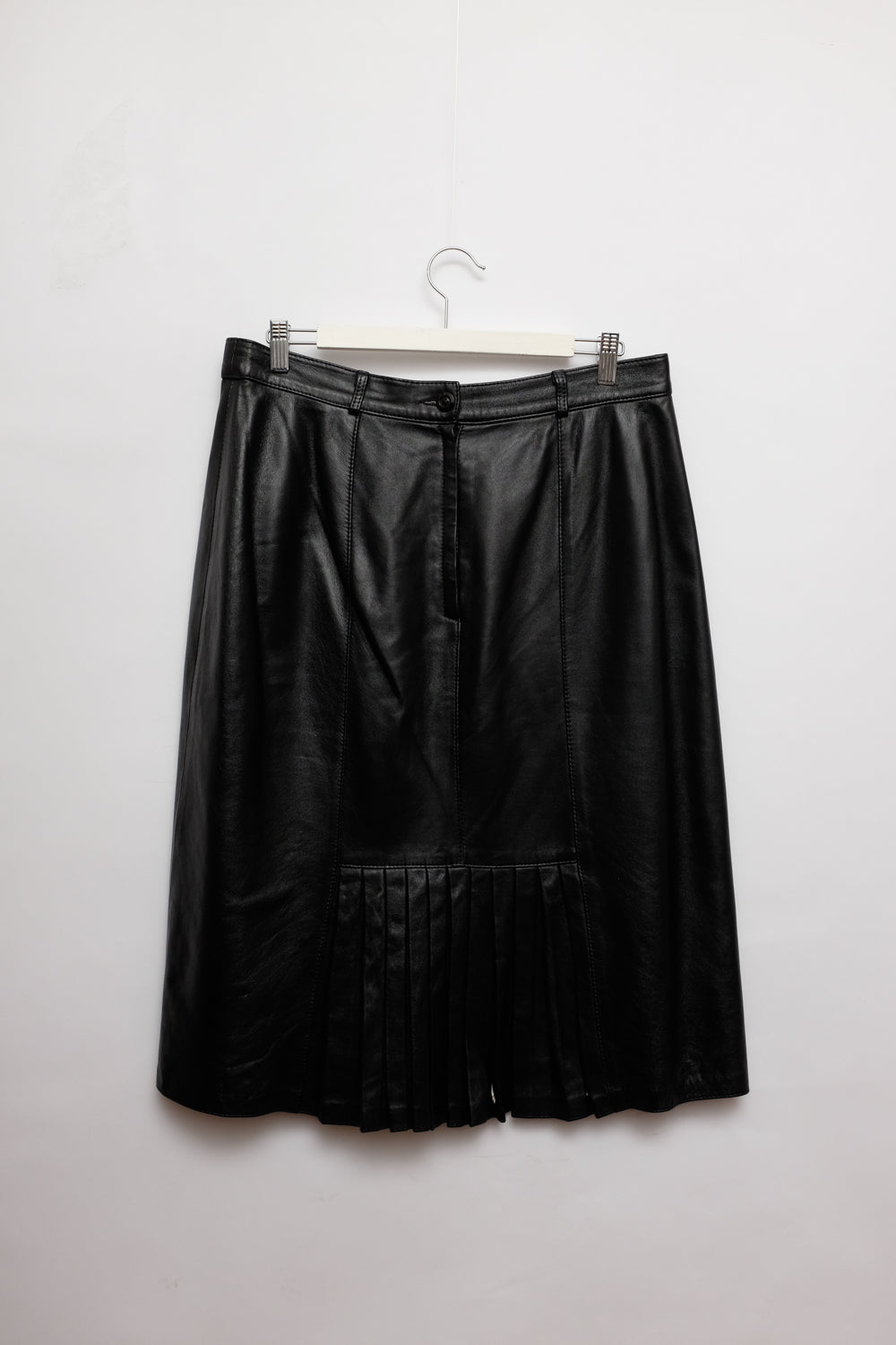 BLACK PLEATED LEATHER SKIRT