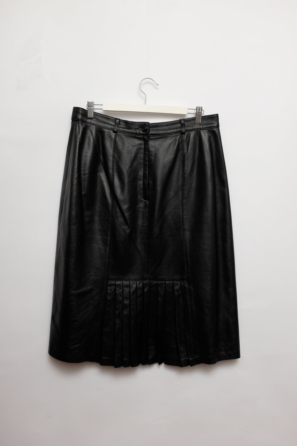 BLACK PLEATED LEATHER SKIRT