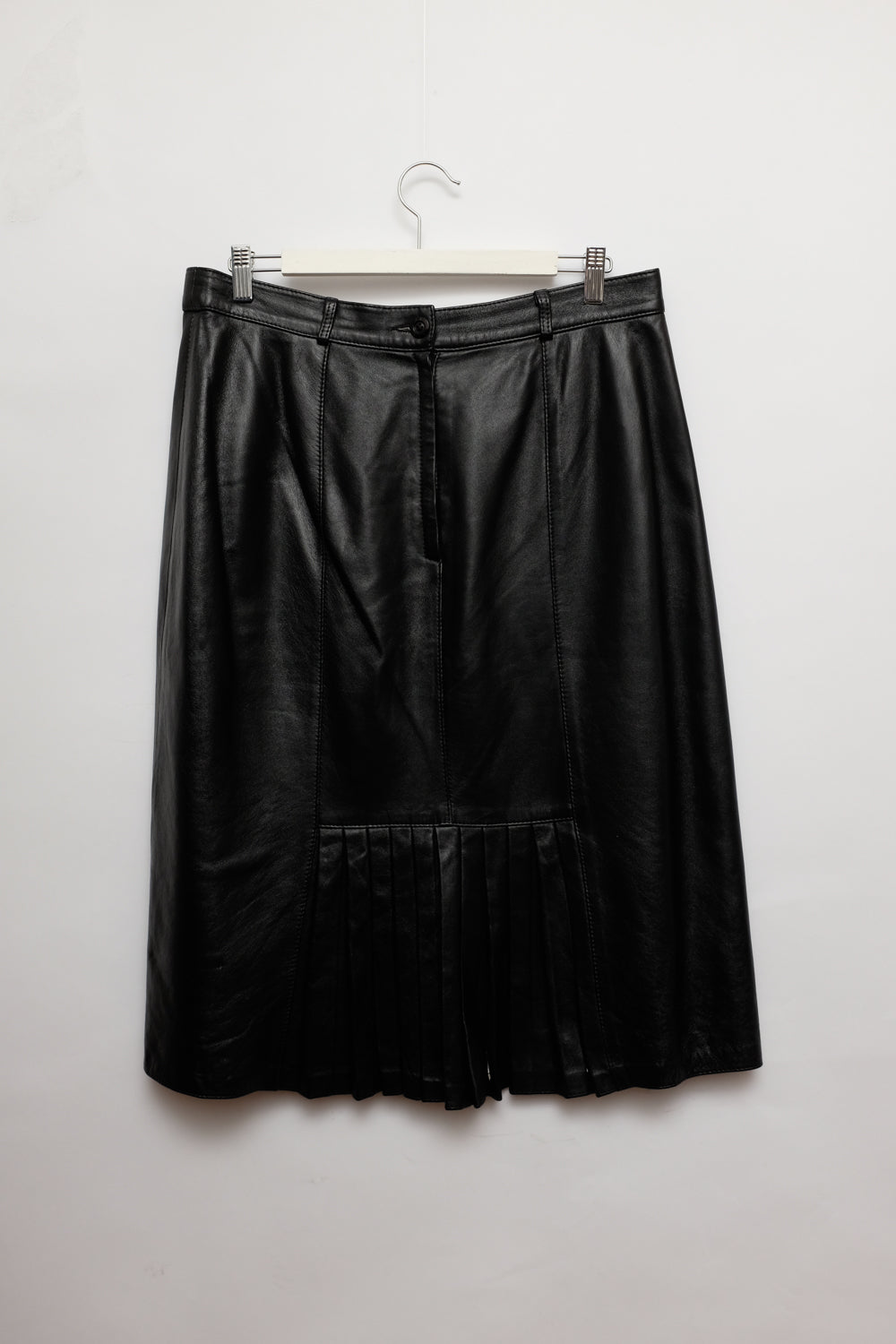 BLACK PLEATED LEATHER SKIRT