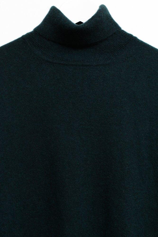 PURE WOOL FOREST GREEN TURTLE SWEATER