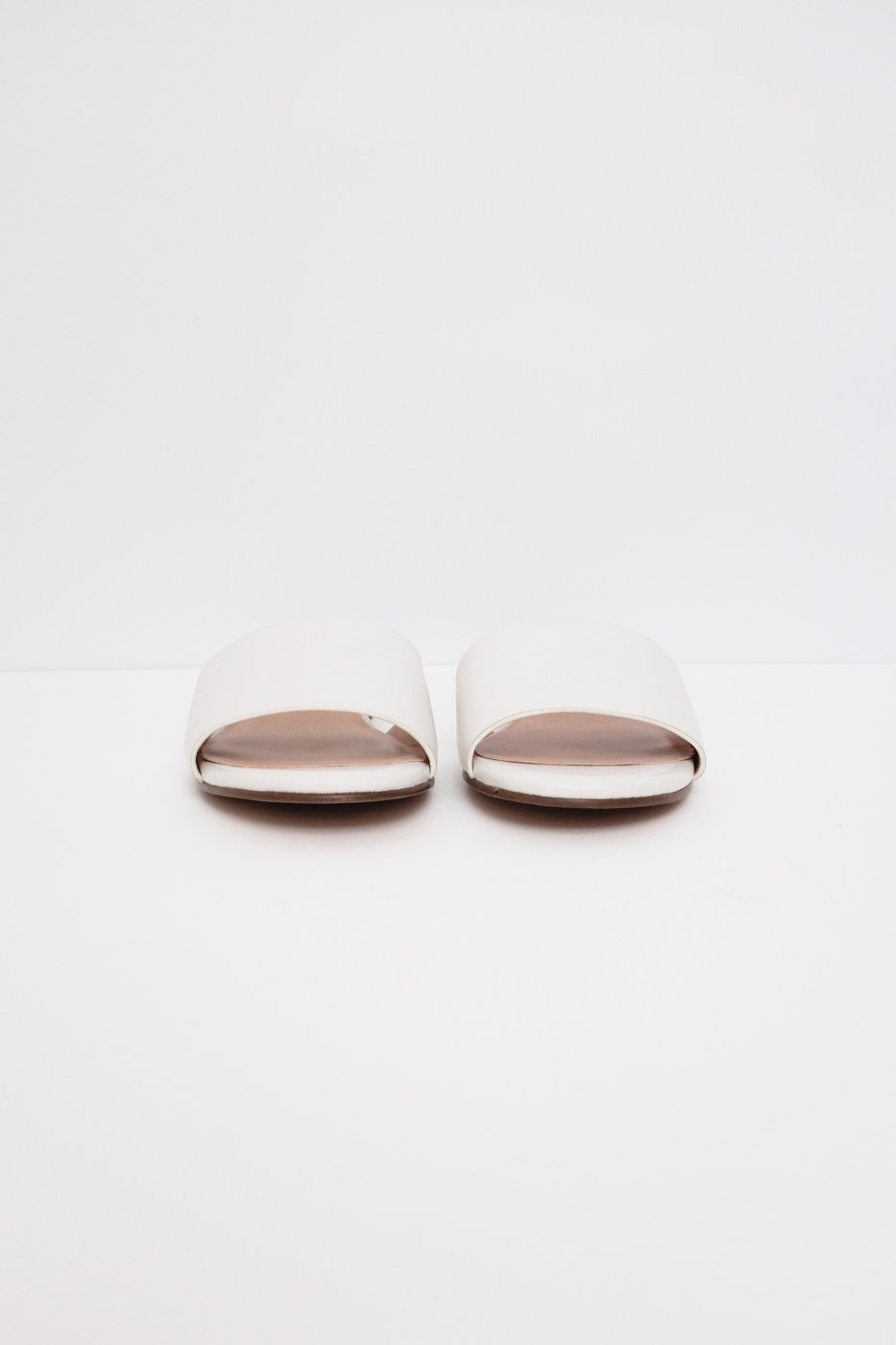 0460_WHITE LEATHER MULE SANDALS 37