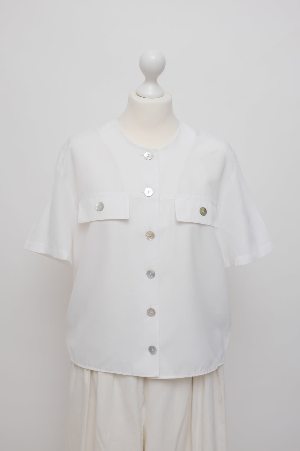 0055_CROP OVERSHIRT WITH MOTHER OF PEARL BUTTONS