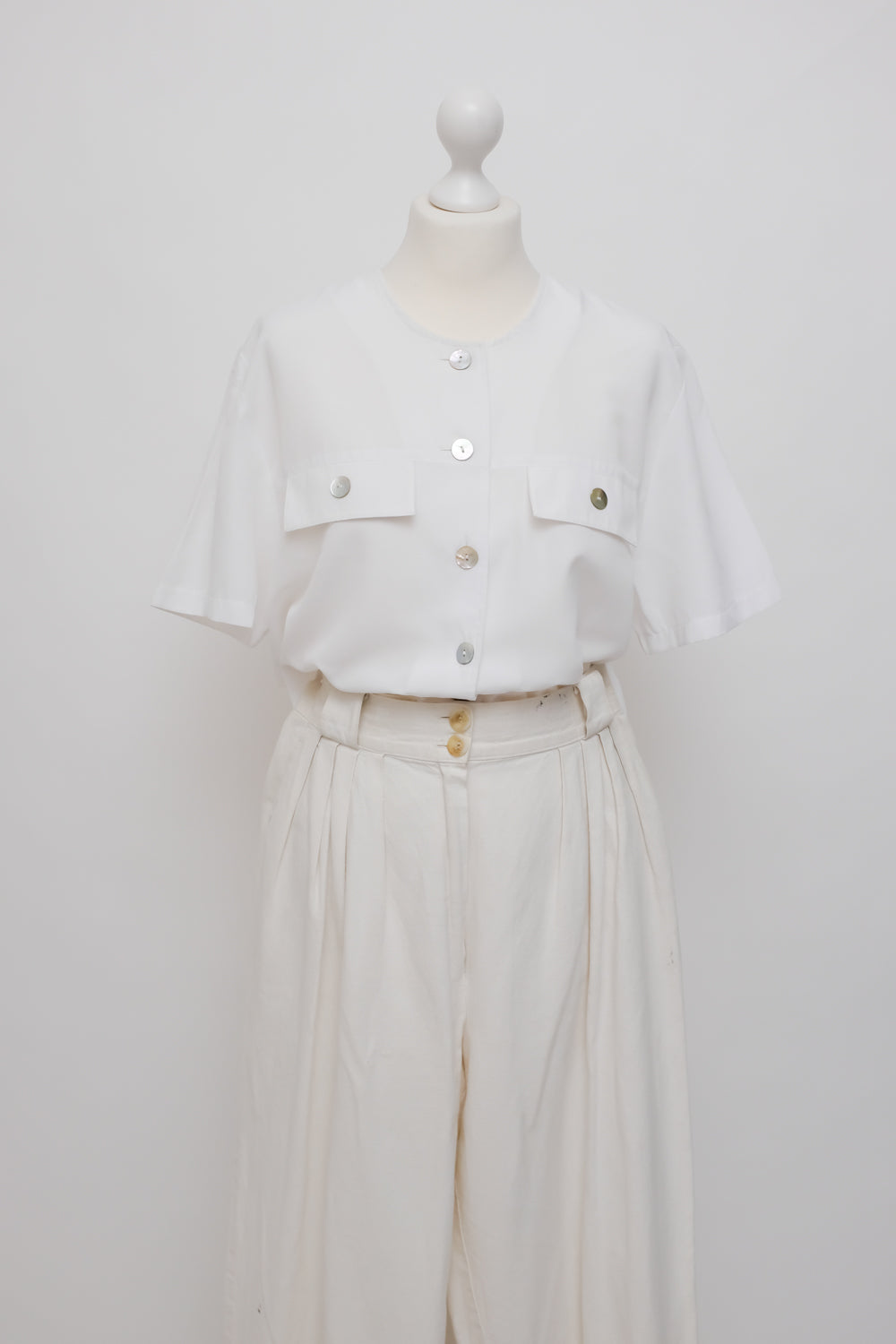 0055_CROP OVERSHIRT WITH MOTHER OF PEARL BUTTONS