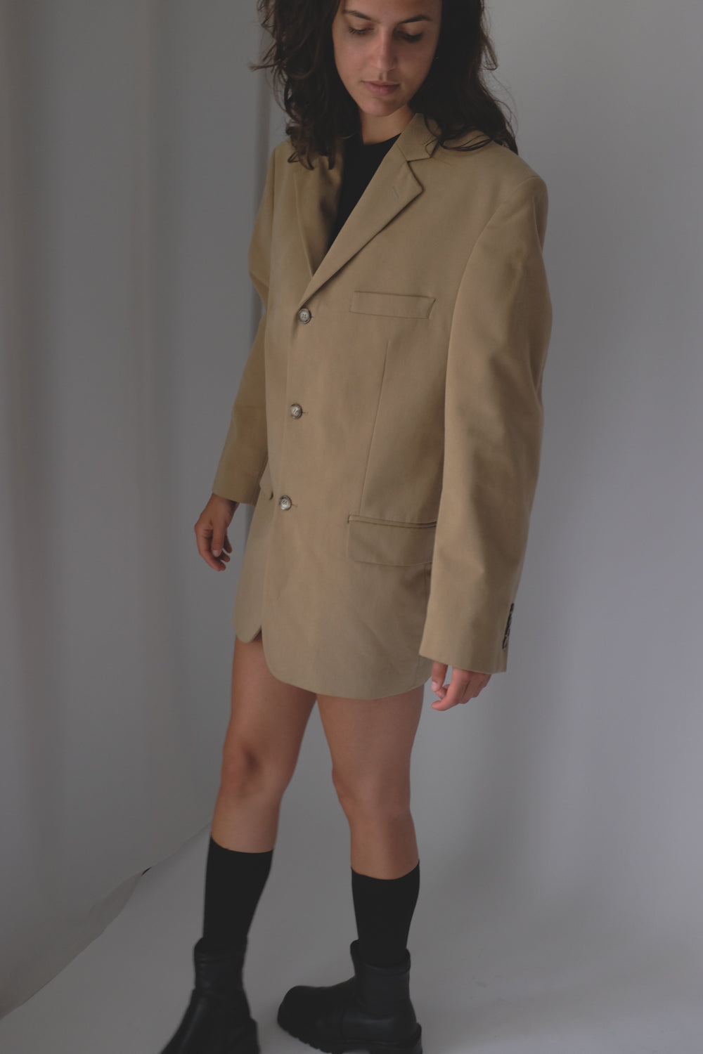 BEIGE COTTON SUIT OVER BLAZER