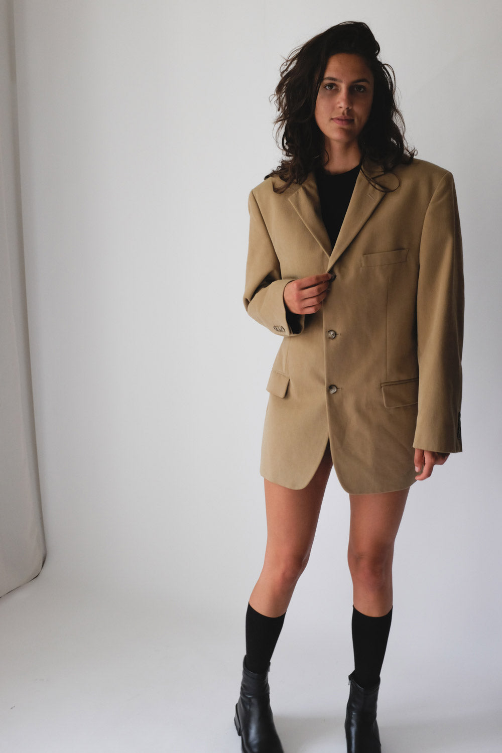 BEIGE COTTON SUIT OVER BLAZER