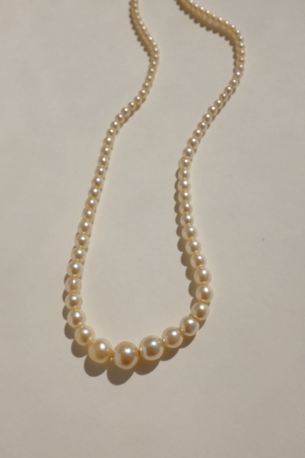 MOTHER OF PEARL VINTAGE NECKLACE