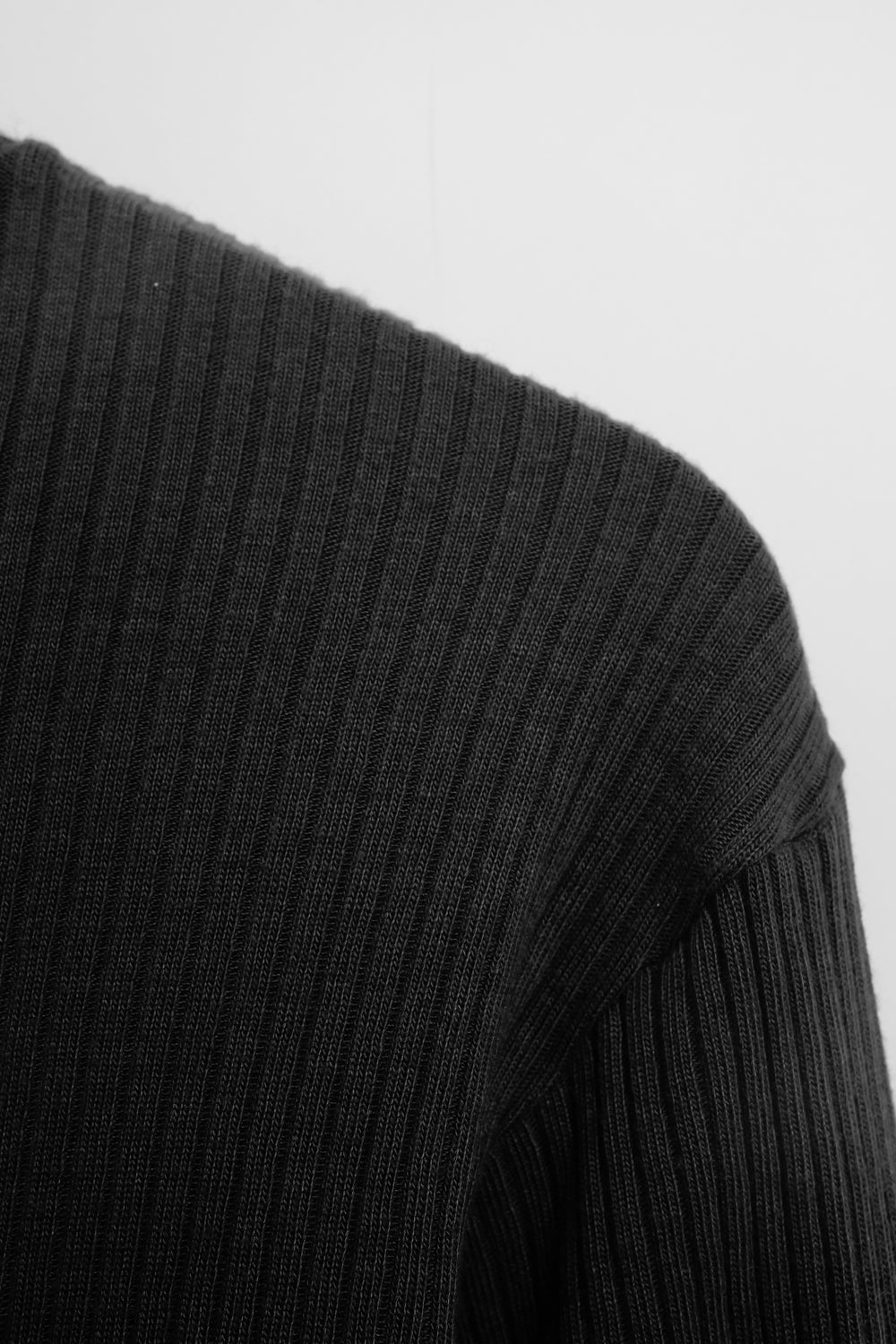 DARK GREY RIBBED SLIM LONGSHIRT