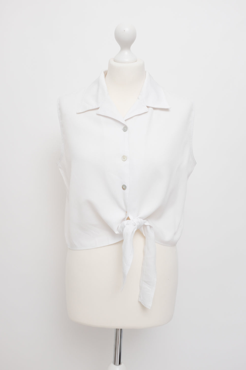 0056_KNOTTED WHITE SHORT BLOUSE