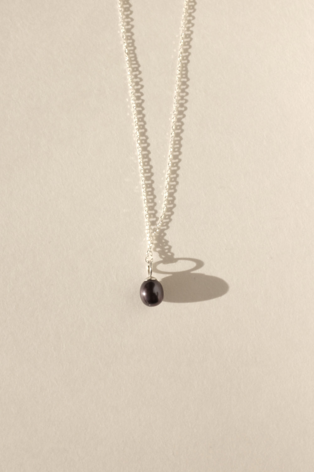 SIMPLE LONG BLACK PEARL NECKLACE 925