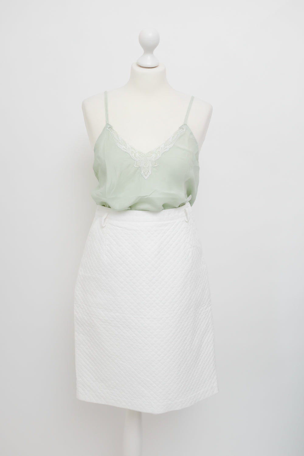 0058_WHITE QUILTED VINTAGE SKIRT
