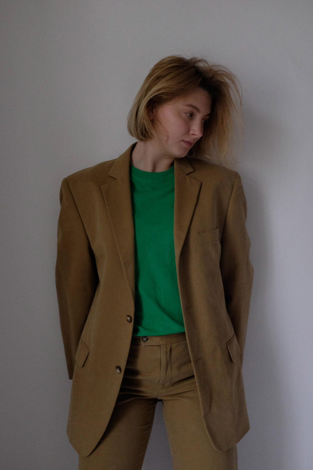 BEIGE COTTON SUIT OVER BLAZER